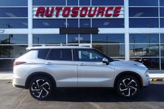 Used 2024 Mitsubishi Outlander AWD image 1