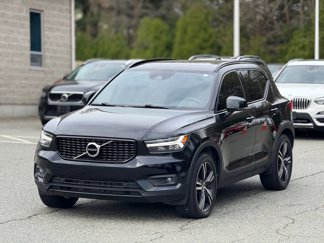Used 2021 Volvo XC40 T5 R-Design image 1