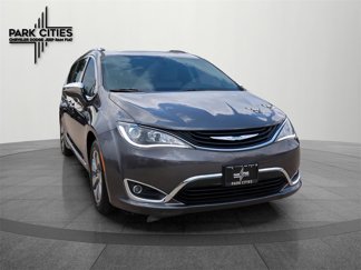 Used 2018 Chrysler Pacifica Limited image 1