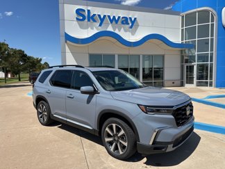 New 2025 Honda Pilot Touring image 1