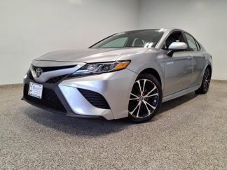 Used 2019 Toyota Camry SE image 1