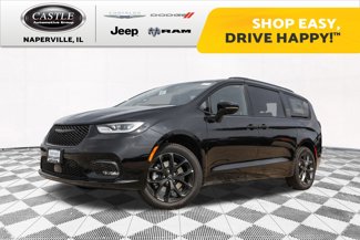 New 2026 Chrysler Pacifica Limited image 1