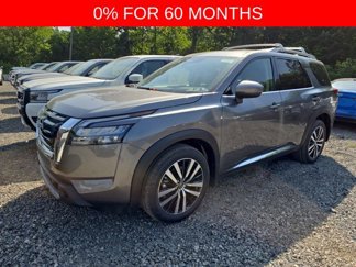 New 2025 Nissan Pathfinder Platinum image 1
