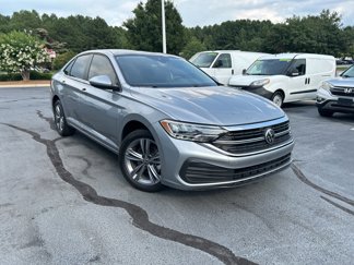 Used 2023 Volkswagen Jetta SE image 1