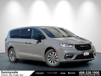 New 2025 Chrysler Pacifica Select image 1