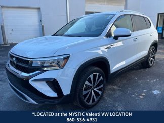 Certified 2022 Volkswagen Taos SE image 1