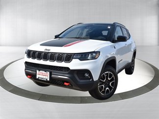Used 2025 Jeep Compass Trailhawk image 1