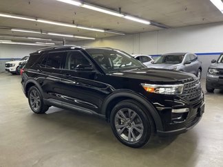 Certified 2022 Ford Explorer XLT w/ Equipment Group 202A image 1