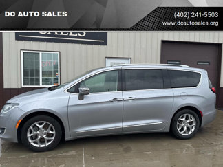 Used 2019 Chrysler Pacifica Limited image 1