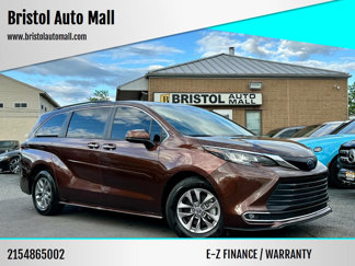 Used 2023 Toyota Sienna XLE image 1