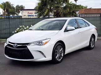 Used 2017 Toyota Camry SE image 1
