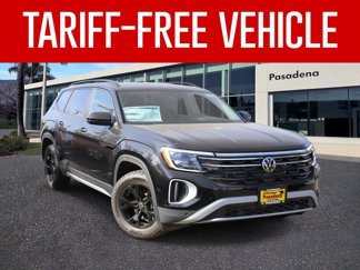 New 2025 Volkswagen Atlas Peak Edition SE image 1