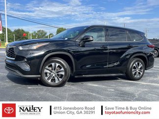 Certified 2021 Toyota Highlander XLE image 1