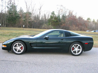 Used 2000 Chevrolet Corvette Coupe w/ Memory Pkg image 1