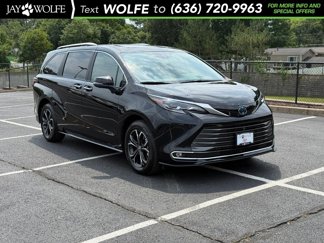 New 2025 Toyota Sienna Platinum image 1