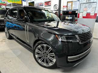 Used 2024 Land Rover Range Rover Long Wheelbase Autobiography image 1