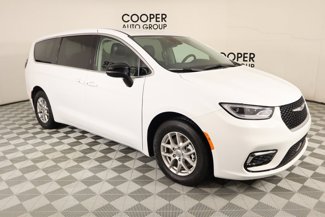 Used 2024 Chrysler Pacifica Touring-L w/ Uconnect Theater Family Group image 1
