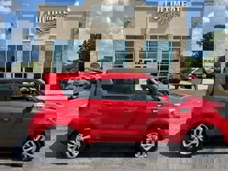 Used 2018 Kia Soul + image 1