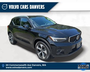 Certified 2025 Volvo XC40 B5 Plus image 1