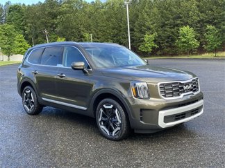 New 2025 Kia Telluride S image 1