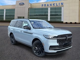 New 2025 Lincoln Navigator Reserve w/ Jet Appearance Package image 1