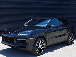 Used 2025 Porsche Cayenne image 1