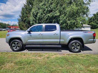 Used 2019 Toyota Tacoma TRD Sport image 1