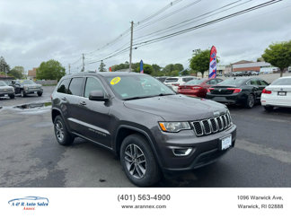 Used 2018 Jeep Grand Cherokee Laredo image 1