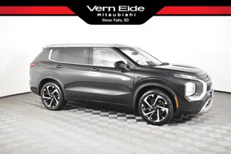 New 2025 Mitsubishi Outlander SEL image 1
