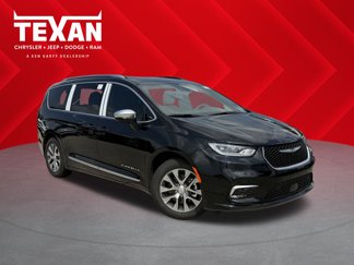 New 2025 Chrysler Pacifica Pinnacle image 1