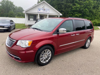 Used 2015 Chrysler Town & Country Touring-L w/ Trailer Tow Group image 1