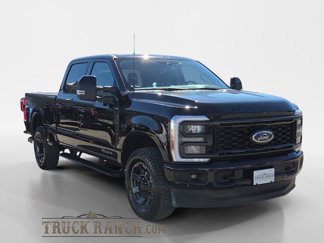 Used 2023 Ford F350 Lariat image 1