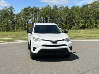 Used 2018 Toyota RAV4 LE image 1