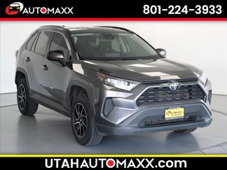Used 2021 Toyota RAV4 LE image 1