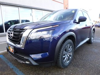 Used 2024 Nissan Pathfinder SV image 1