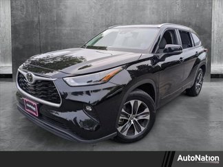 Used 2023 Toyota Highlander XLE image 1