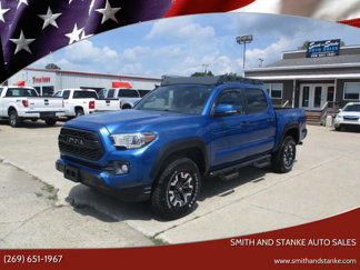 Used 2017 Toyota Tacoma TRD Off-Road image 1