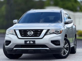 Used 2020 Nissan Pathfinder S image 1