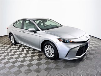 Certified 2025 Toyota Camry LE image 1