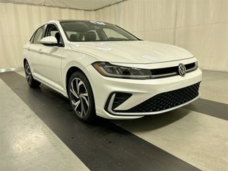 Certified 2025 Volkswagen Jetta SEL image 1