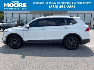 Certified 2024 Volkswagen Tiguan SE image 1