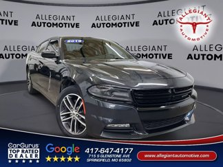 Used 2019 Dodge Charger SXT image 1
