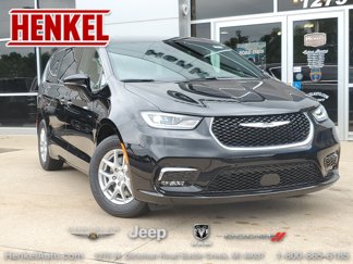 New 2026 Chrysler Pacifica Select image 1