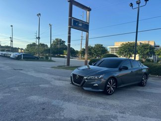 Used 2020 Nissan Altima 2.5 SR image 1