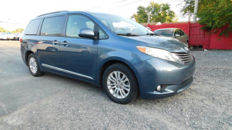 Used 2017 Toyota Sienna image 1