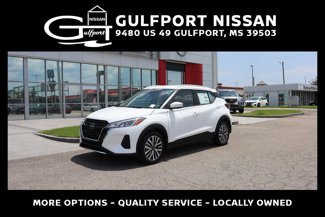 Used 2024 Nissan Kicks SV image 1