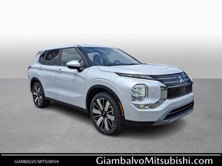 New 2025 Mitsubishi Outlander SE image 1