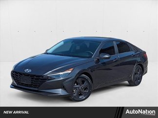 Used 2022 Hyundai Elantra SEL image 1
