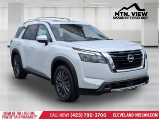 New 2025 Nissan Pathfinder SL image 1