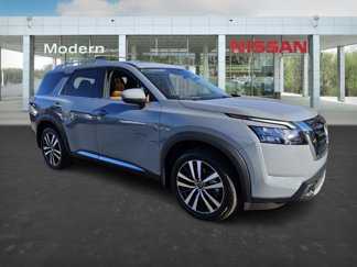 New 2025 Nissan Pathfinder Platinum image 1